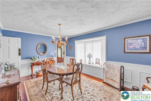 4059 Old Sentry Road, South Whitehall Twp, PA 18104