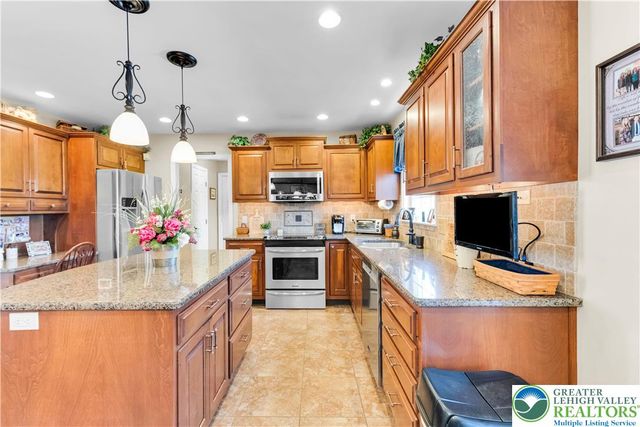 4059 Old Sentry Road, South Whitehall Twp, PA 18104