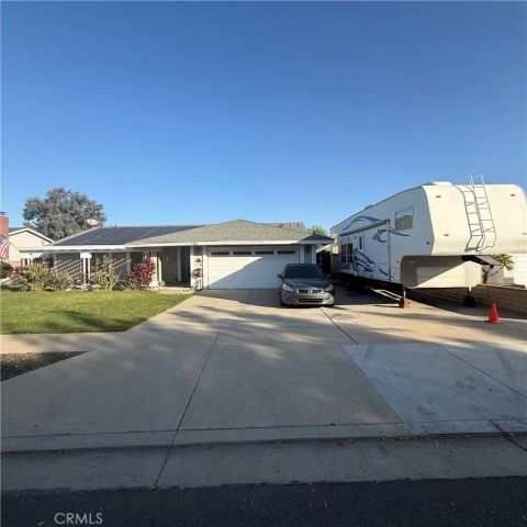 701 W Crestview, Corona, CA 92882