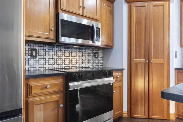 2500 MANITOWOC ROAD, Green Bay, WI 54311