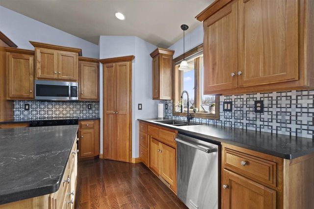 2500 MANITOWOC ROAD, Green Bay, WI 54311