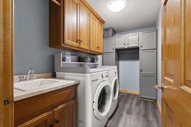 2500 MANITOWOC ROAD, Green Bay, WI 54311