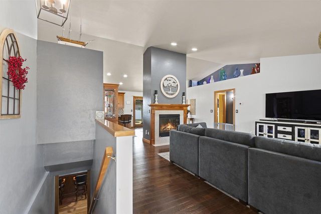 2500 MANITOWOC ROAD, Green Bay, WI 54311