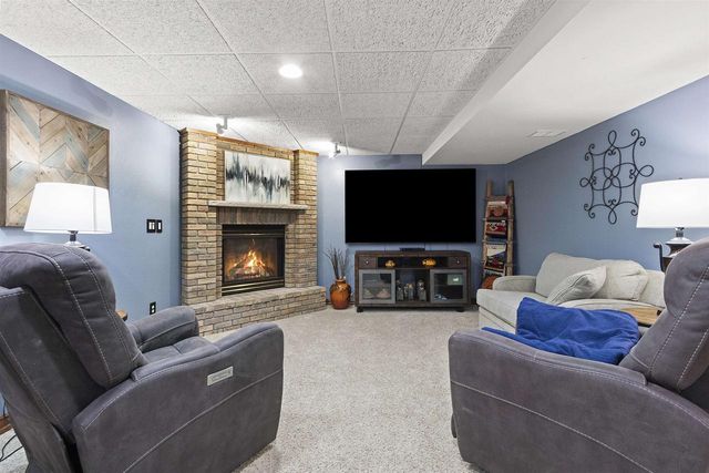 2500 MANITOWOC ROAD, Green Bay, WI 54311