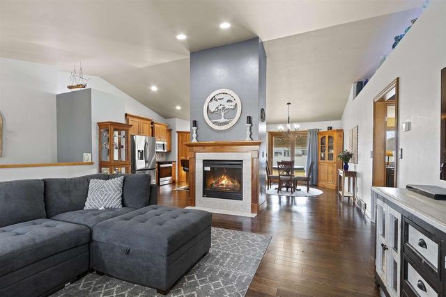 2500 MANITOWOC ROAD, Green Bay, WI 54311