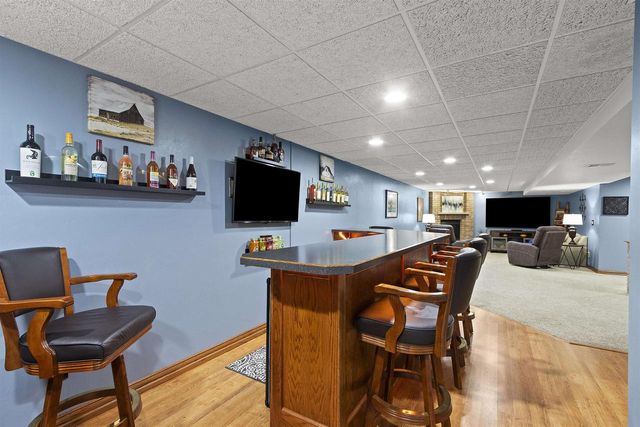 2500 MANITOWOC ROAD, Green Bay, WI 54311