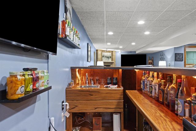 2500 MANITOWOC ROAD, Green Bay, WI 54311