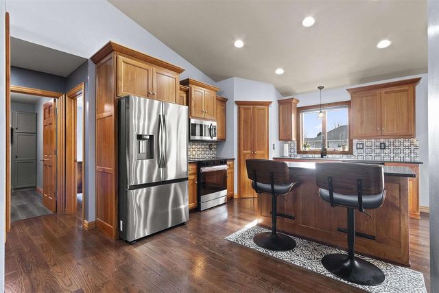 2500 MANITOWOC ROAD, Green Bay, WI 54311