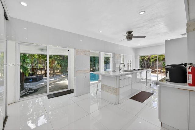 5451 NE 22nd Ave, Fort Lauderdale, FL 33308