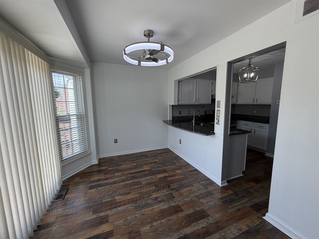 7471 N Kingston Court, Westland, MI 48185
