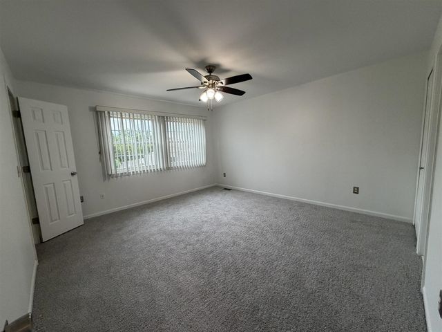 7471 N Kingston Court, Westland, MI 48185