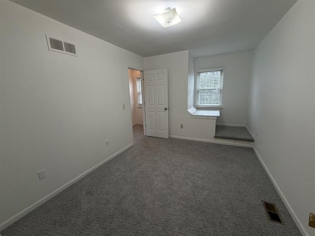 7471 N Kingston Court, Westland, MI 48185