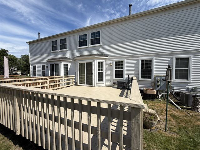 7471 N Kingston Court, Westland, MI 48185