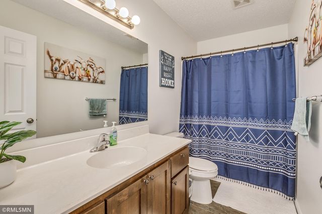 37621 Hawthorne Avenue, North Branch, MN 55056