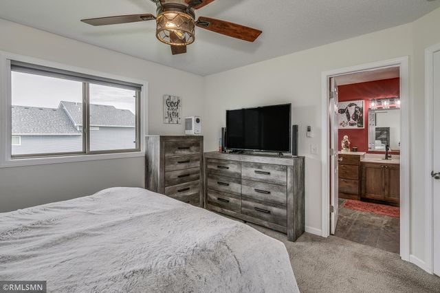 37621 Hawthorne Avenue, North Branch, MN 55056