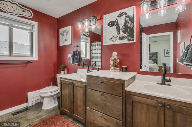 37621 Hawthorne Avenue, North Branch, MN 55056