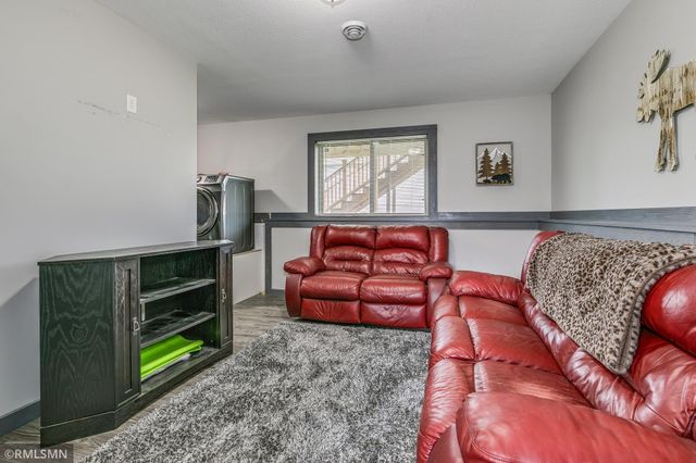 37621 Hawthorne Avenue, North Branch, MN 55056