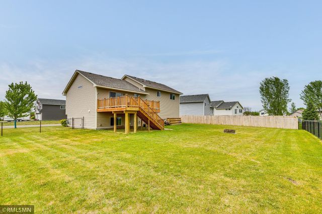 37621 Hawthorne Avenue, North Branch, MN 55056