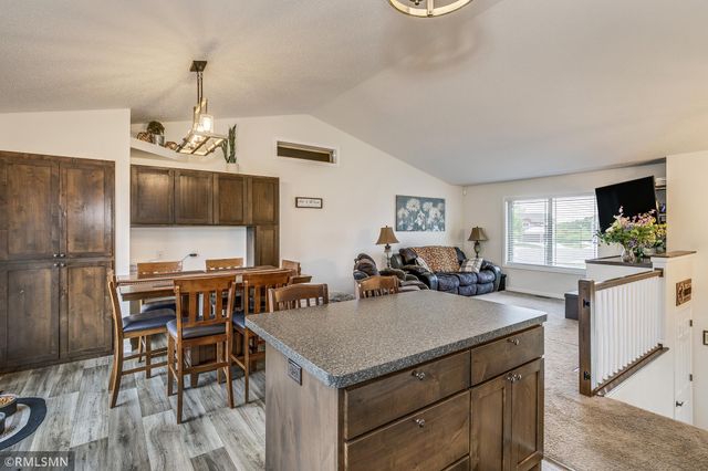 37621 Hawthorne Avenue, North Branch, MN 55056