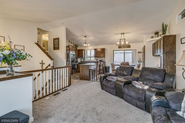 37621 Hawthorne Avenue, North Branch, MN 55056