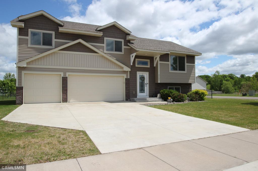 37621 Hawthorne Avenue, North Branch, MN 55056