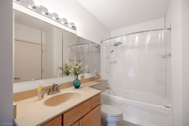 222 N Columbus Drive 3307, Chicago, IL 60601