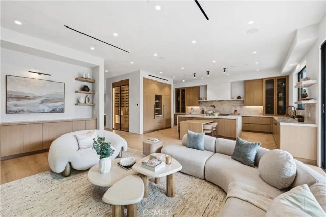 4447 Matilija, Sherman Oaks, CA 91423