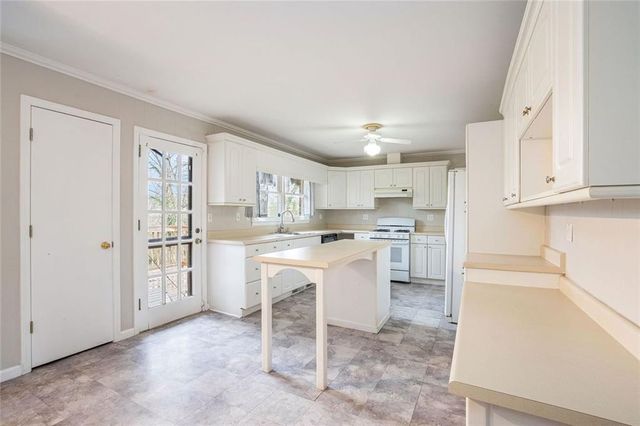 2564 Casablanca Drive, Conyers, GA 30012