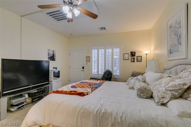 2409 Great Auk Avenue, North Las Vegas, NV 89084