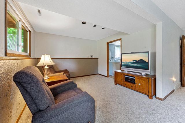 2115 3rd Avenue NE, Owatonna, MN 55060