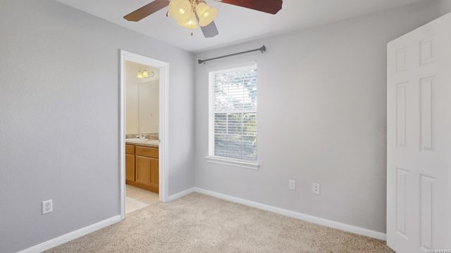 7323 Snowden Rd Apt 3302, San Antonio, TX 78240