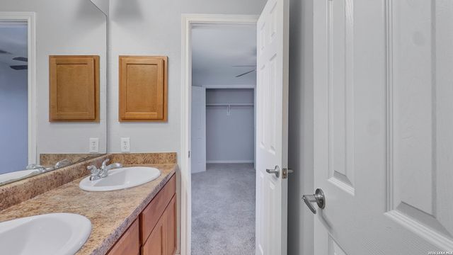 7323 Snowden Rd Apt 3302, San Antonio, TX 78240