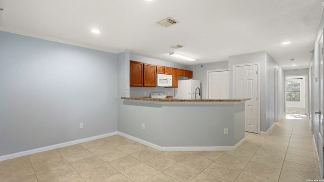 7323 Snowden Rd Apt 3302, San Antonio, TX 78240