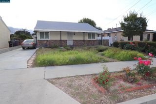 7558 Delia Ave, Sun Valley, CA 91352