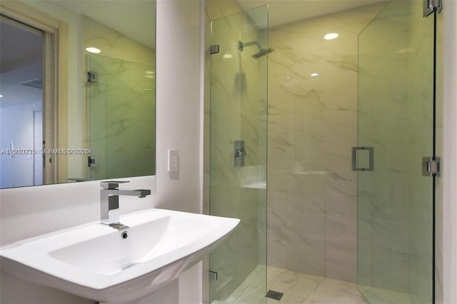 801 S Miami Ave 2510, Miami, FL 33130