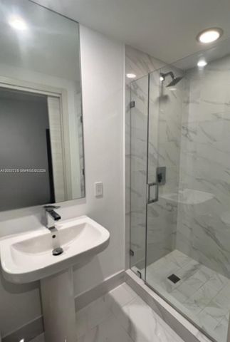 801 S Miami Ave 2510, Miami, FL 33130