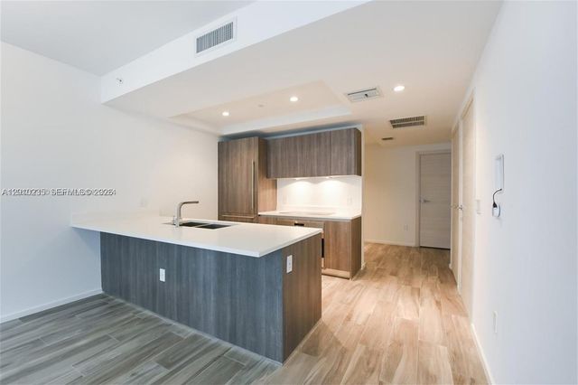 801 S Miami Ave 2510, Miami, FL 33130