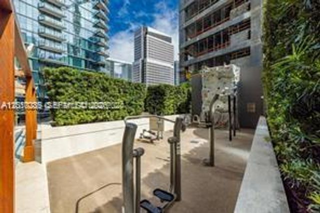 801 S Miami Ave 2510, Miami, FL 33130