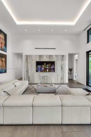 8271 SW 67th St, Miami, FL 33143