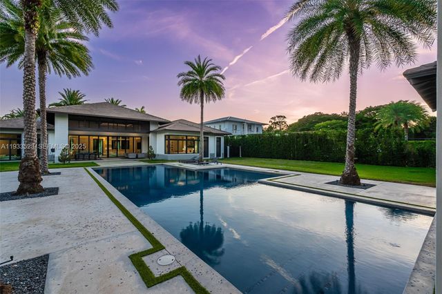 8271 SW 67th St, Miami, FL 33143