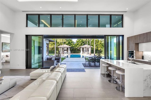 8271 SW 67th St, Miami, FL 33143