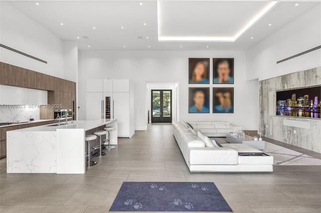 8271 SW 67th St, Miami, FL 33143