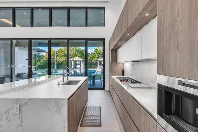 8271 SW 67th St, Miami, FL 33143