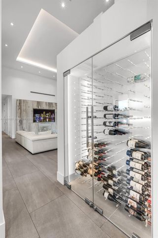 8271 SW 67th St, Miami, FL 33143