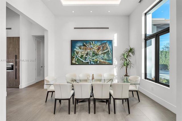 8271 SW 67th St, Miami, FL 33143