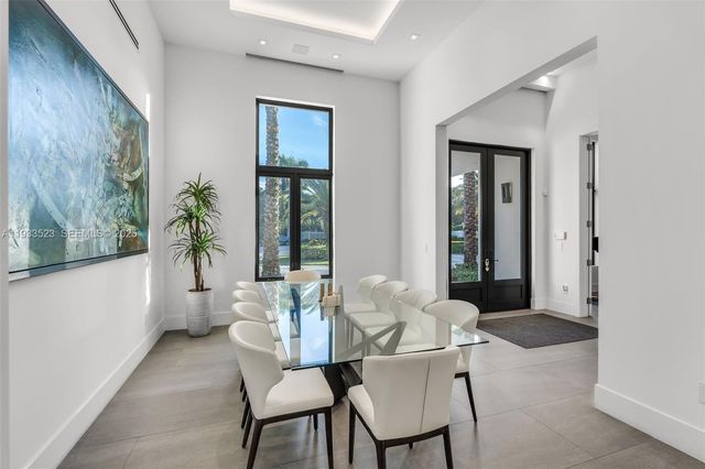 8271 SW 67th St, Miami, FL 33143