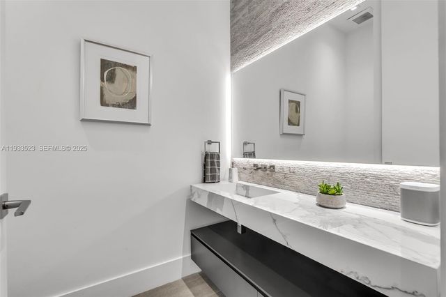 8271 SW 67th St, Miami, FL 33143