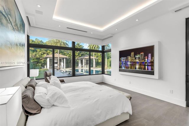 8271 SW 67th St, Miami, FL 33143