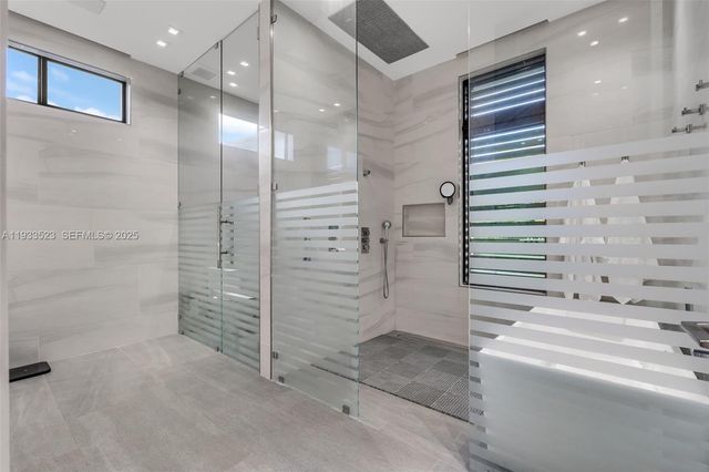 8271 SW 67th St, Miami, FL 33143