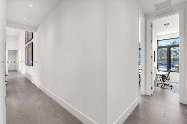 8271 SW 67th St, Miami, FL 33143